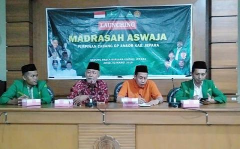Peserta mengikuti agenda kaderisasi PCNU Pengurus Cabang Kabupaten Alor